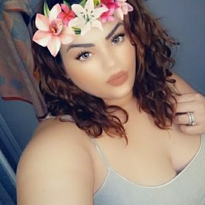 Meet your Posher, Dominique